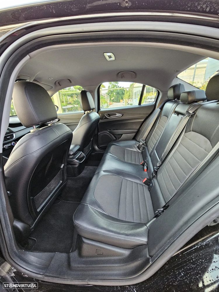 Alfa Romeo Giulia 2.2 D Super AT8 - 7