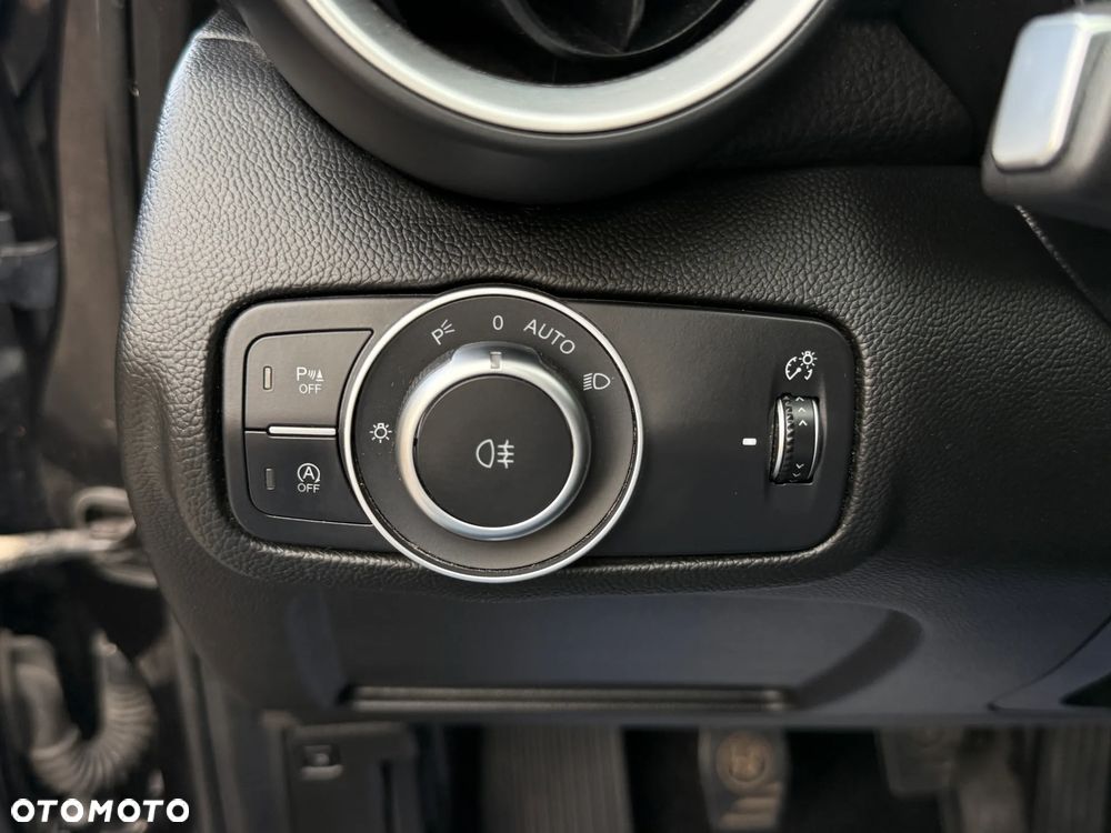 Alfa Romeo Giulia 2.2 D Turbo - 29
