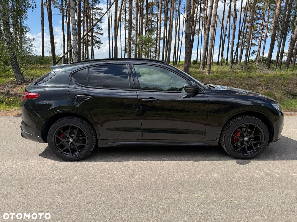 Alfa Romeo Stelvio - 10