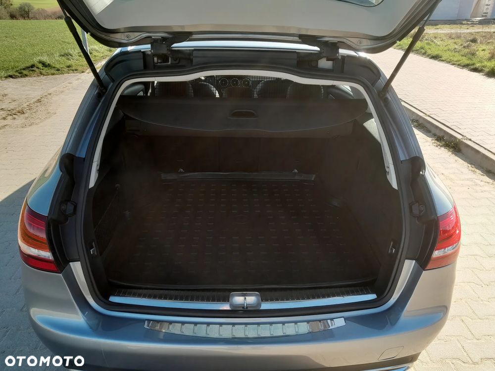 Mercedes-Benz Klasa C 220 CDI 7G-TRONIC Edition - 18