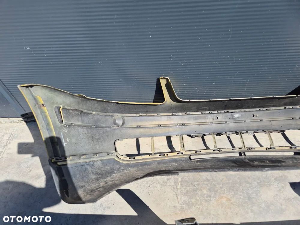 ORYGINALNY ZDERZAK  TYLNI ZDERZAK  PASSAT B5 - 20