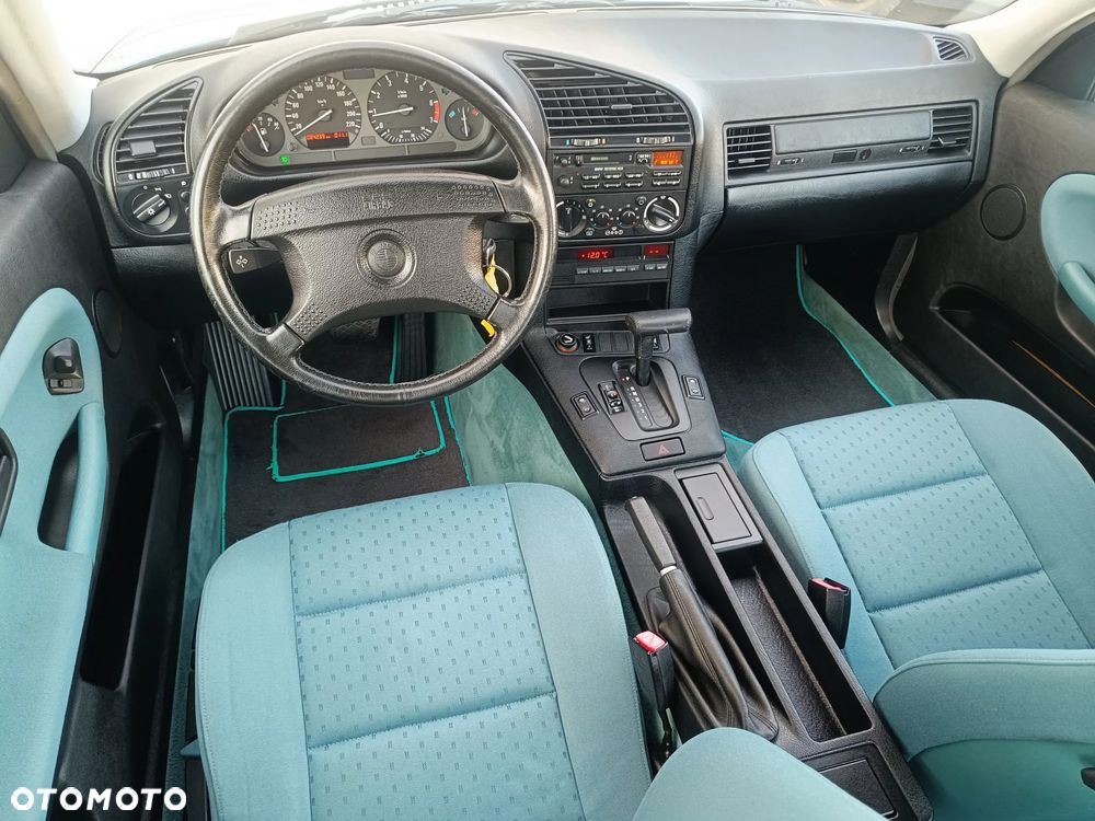 BMW Seria 3 316i - 31