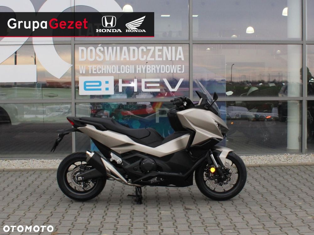 Honda NSS - 11