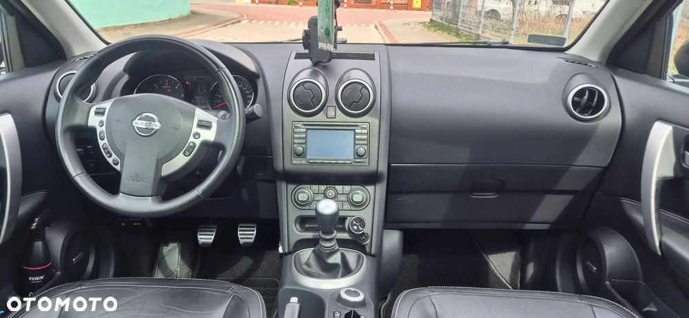 Nissan Qashqai 2.0 dCi 4 x 4 DPF tekna - 27