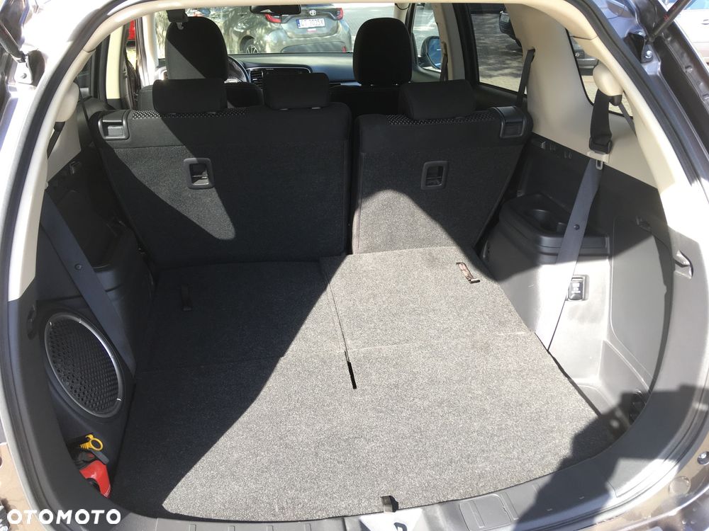 Mitsubishi Outlander - 9