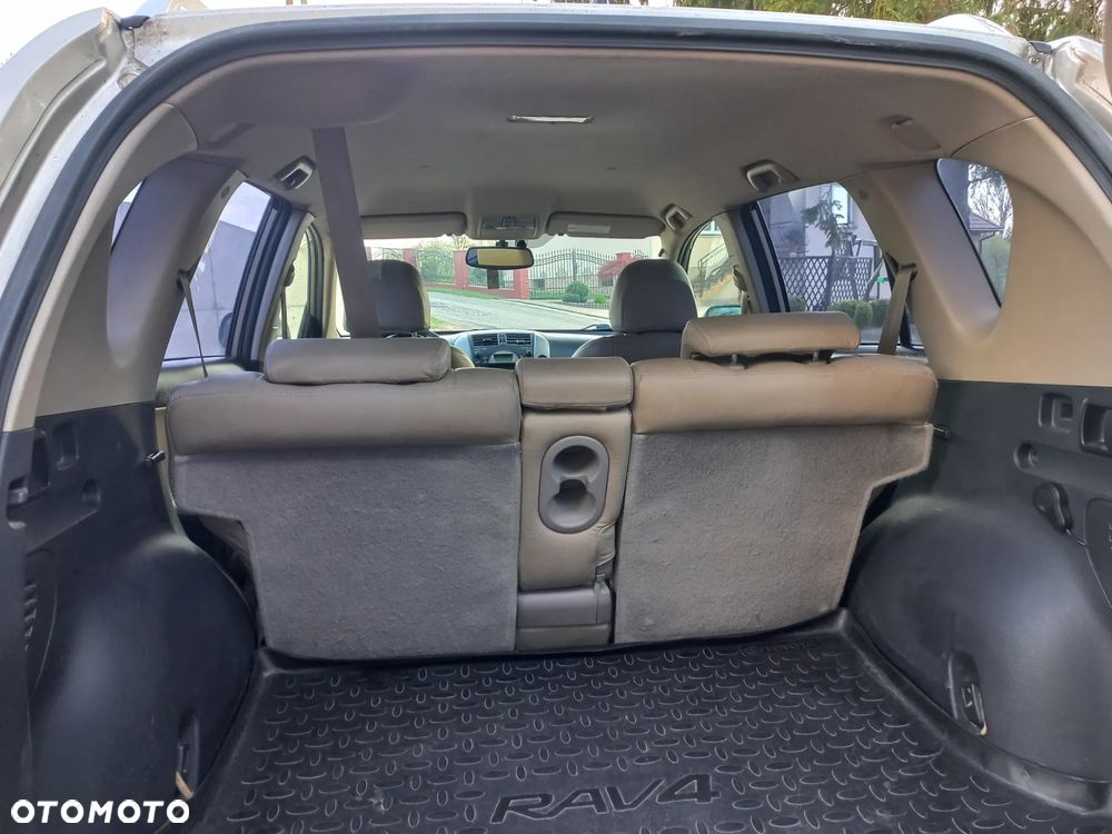 Toyota RAV4 2.2 D-4D Prestige - 20