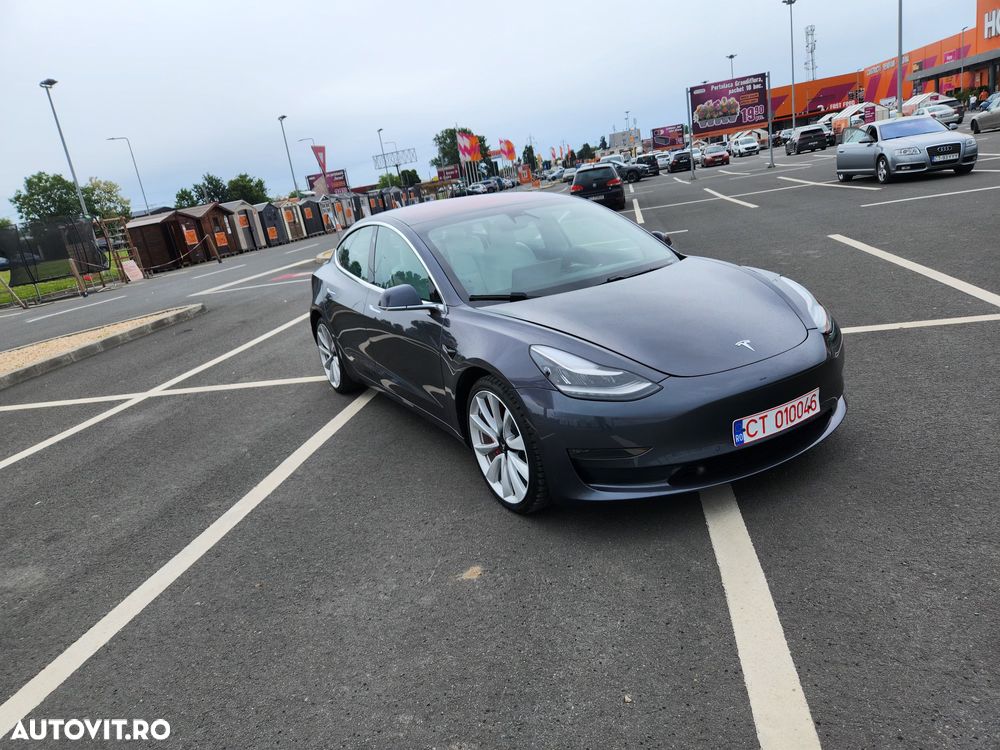 Tesla Model 3 Langstreckenbatterie Allradantrieb Dual Motor Performance - 1