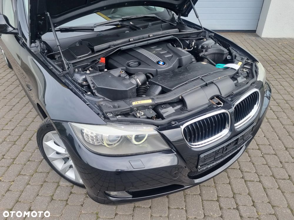 BMW Seria 3 318d DPF Edition Sport - 31