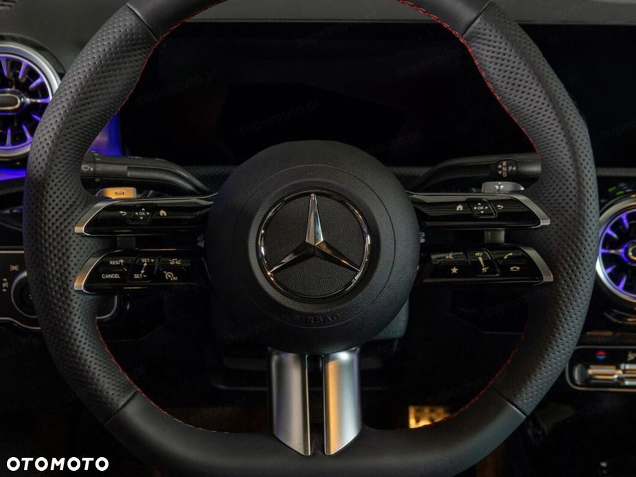 Mercedes-Benz Klasa A 220 4-Matic AMG Line 8G-DCT - 10