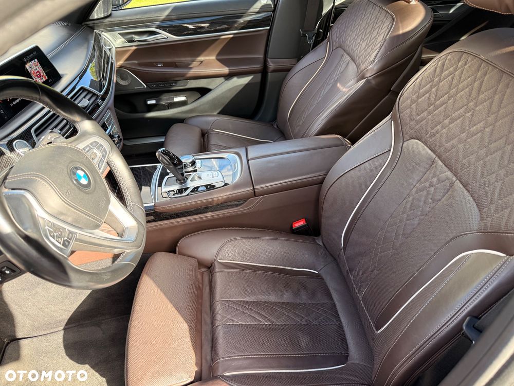 BMW Seria 7 750Li - 30