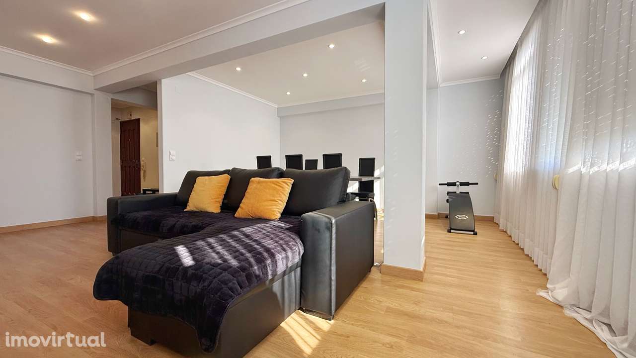 Apartamento T3 convertido em T2– com Excelente Exposição Solar - Grande imagem: 2/23