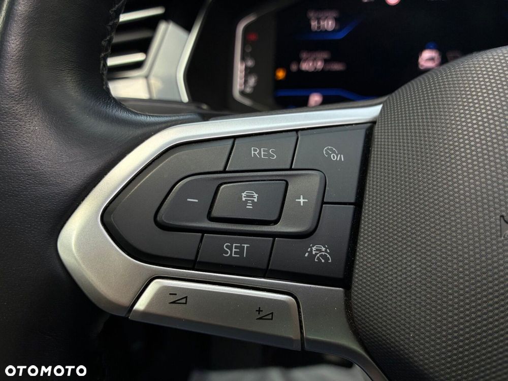 Volkswagen Passat - 13