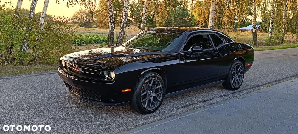 Dodge Challenger - 16