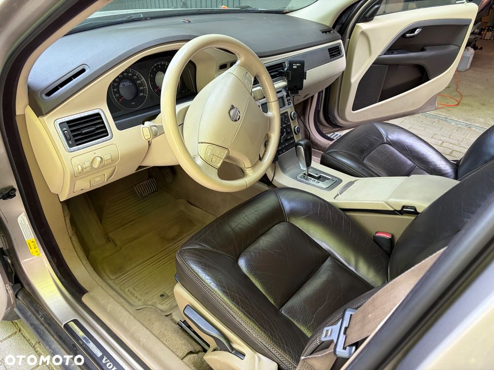 Volvo XC 70 3.2 AWD Momentum - 12