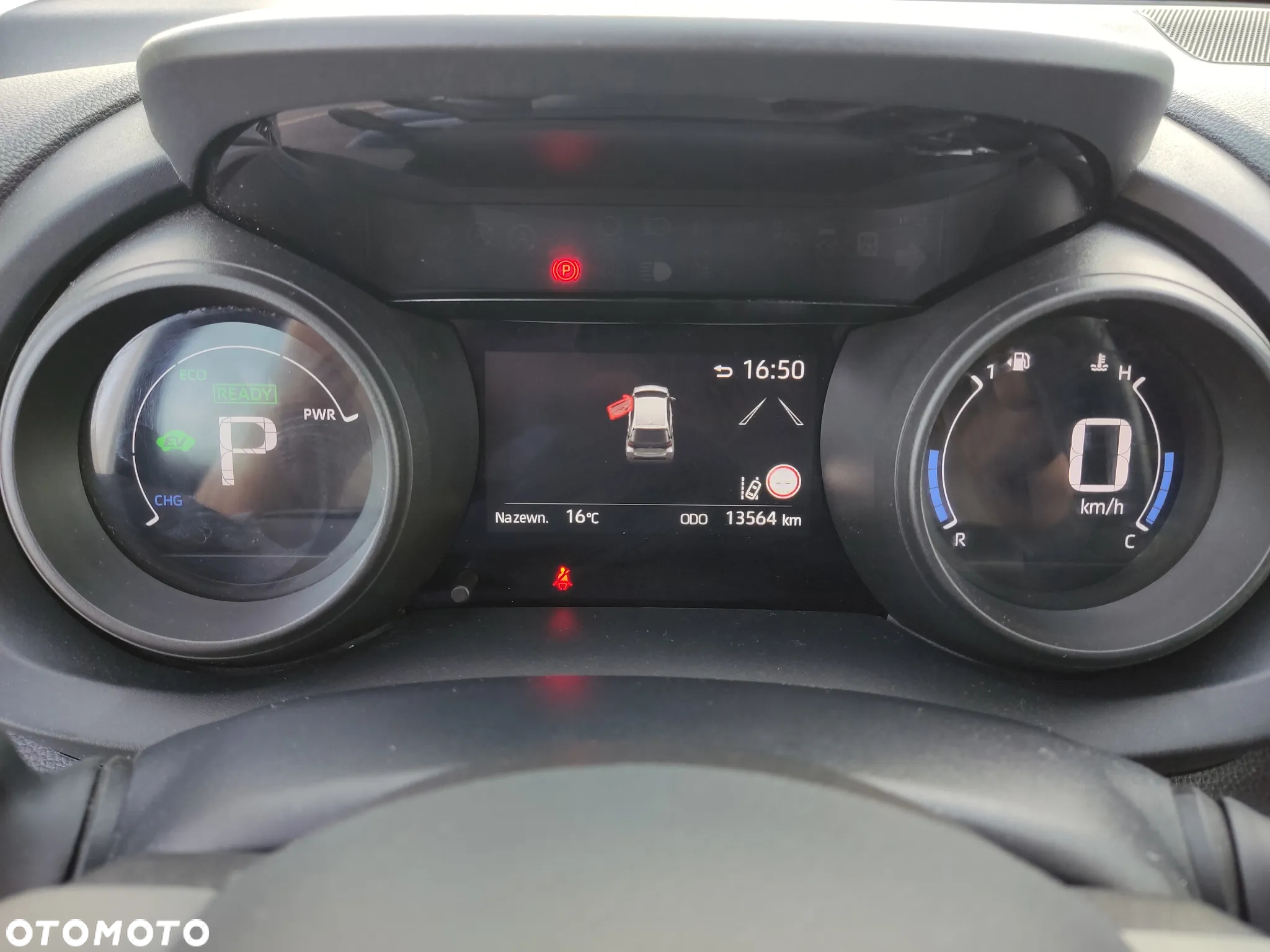 Toyota Yaris Hybrid 1.5 Executive - 27