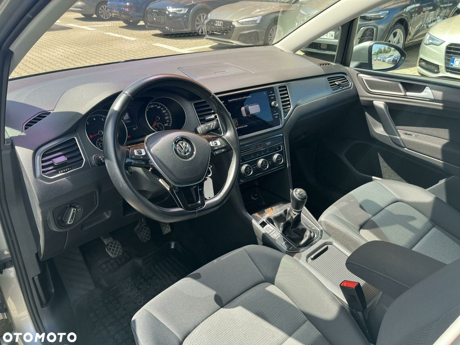 Volkswagen Golf Sportsvan VII SV 1.0 TSI Comfortline - 9