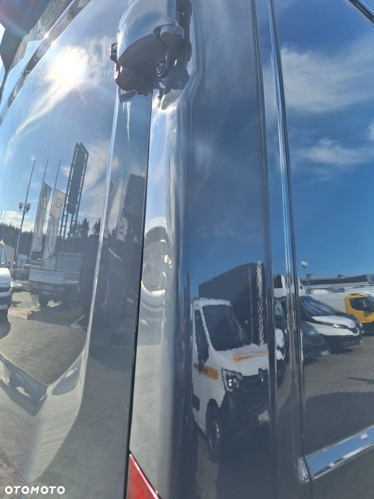 Iveco Daily 35S18 HiMatic furgon 16m blaszak automat FV23% MAXI - 24