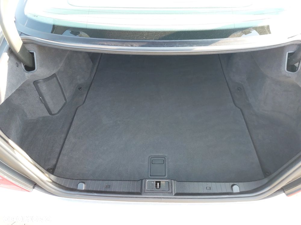 Mercedes-Benz Klasa E - 34