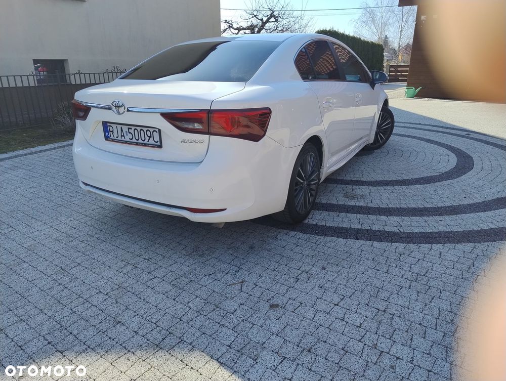 Toyota Avensis 2.0 D-4D Premium - 8