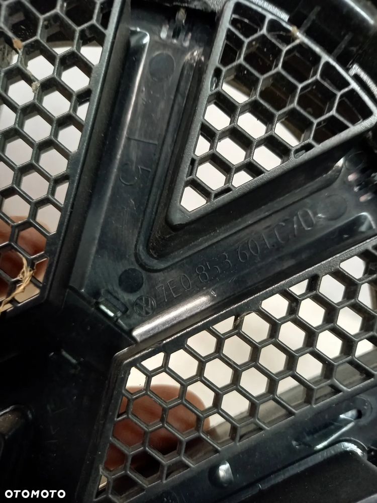 Vw T5 Multivan 7E5 7E0 grill atrapa + znaczek - 10