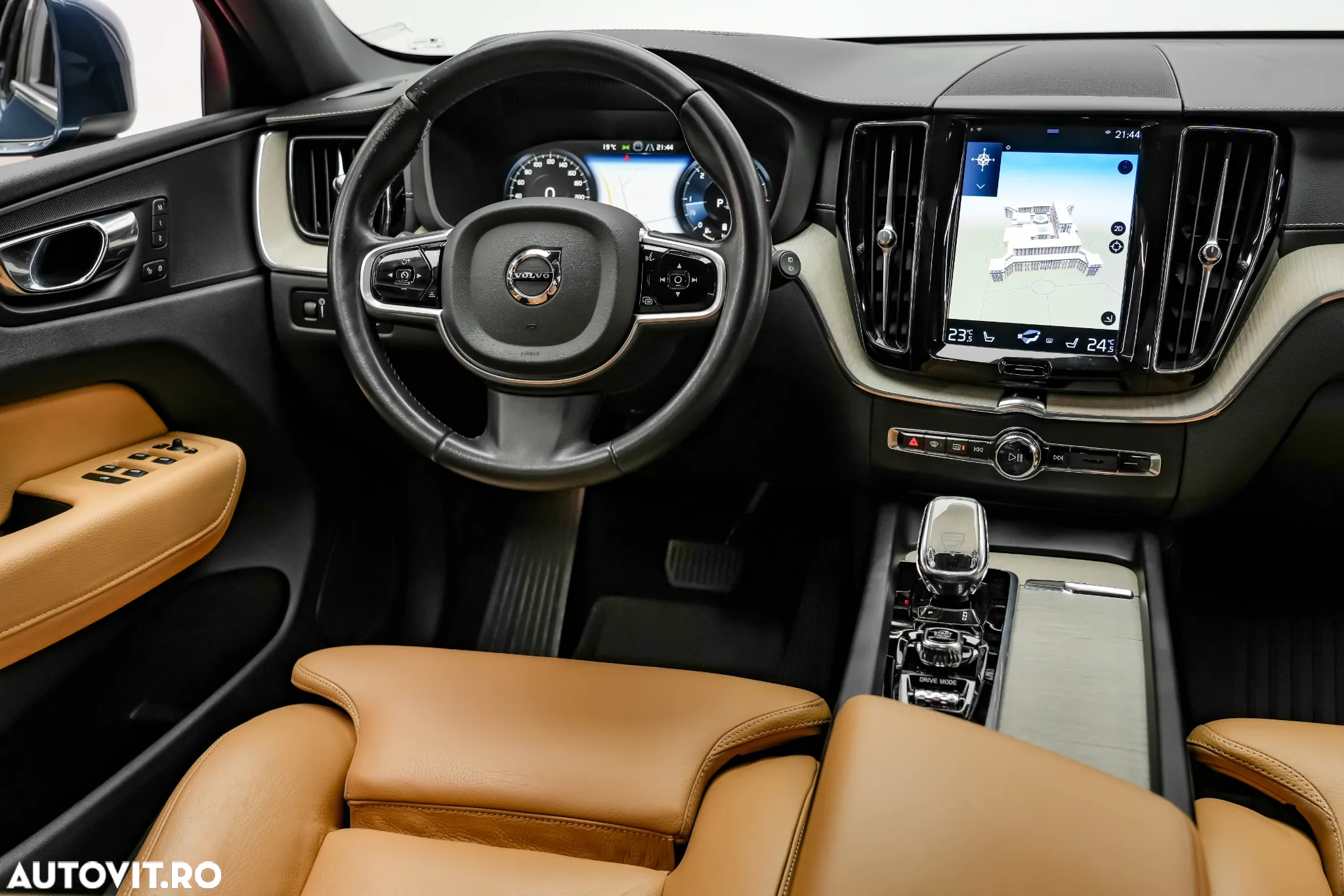 Volvo XC 60 B4 MHEV AT8 AWD Inscription - 19