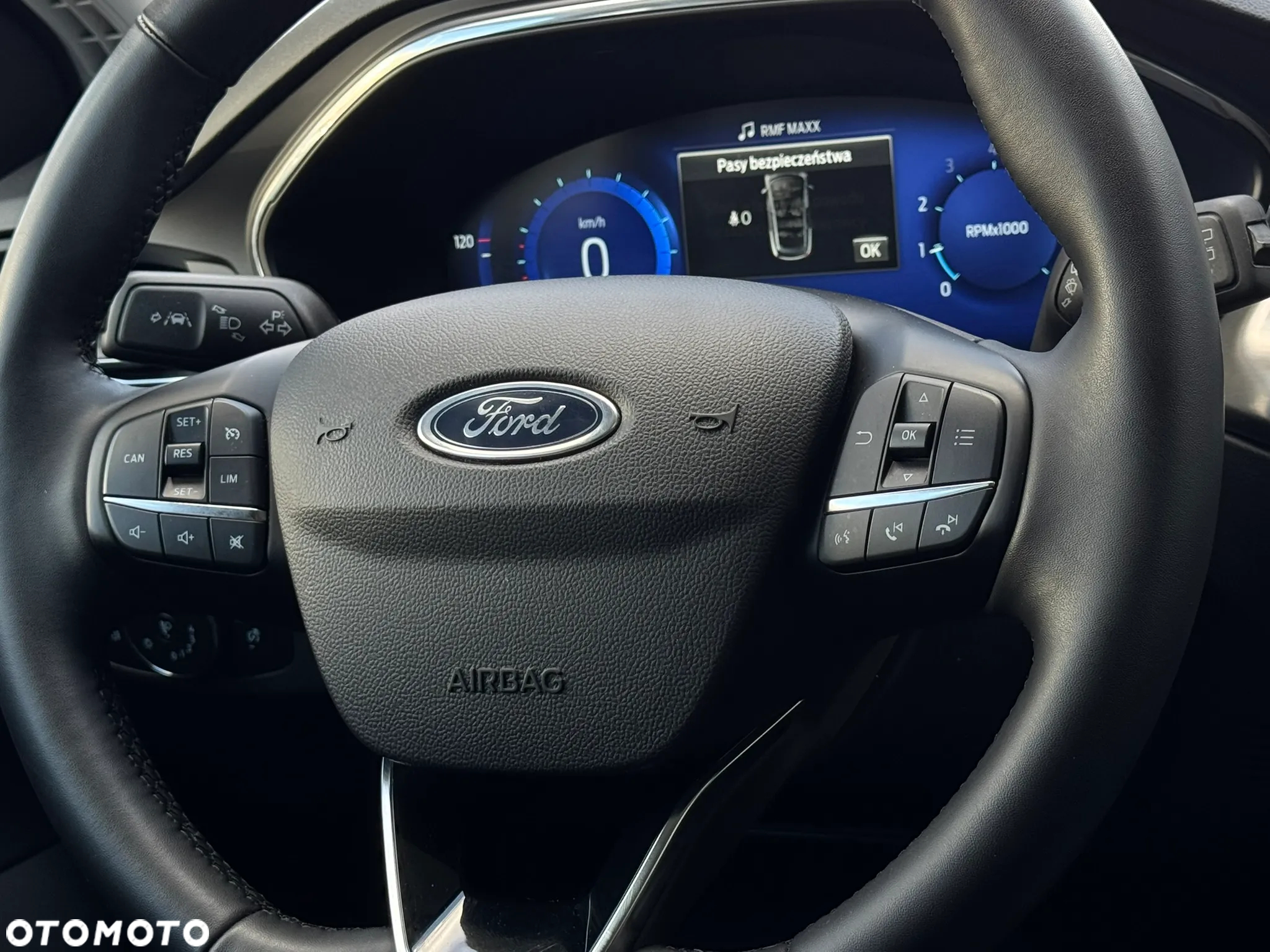 Ford Focus 1.0 EcoBoost Titanium X - 28