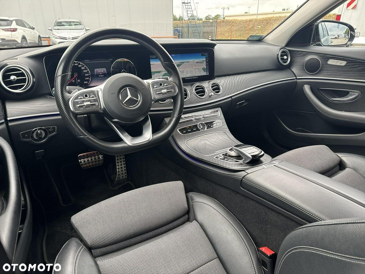 Mercedes-Benz Klasa E 200 4-Matic AMG/Avantgarde - 13