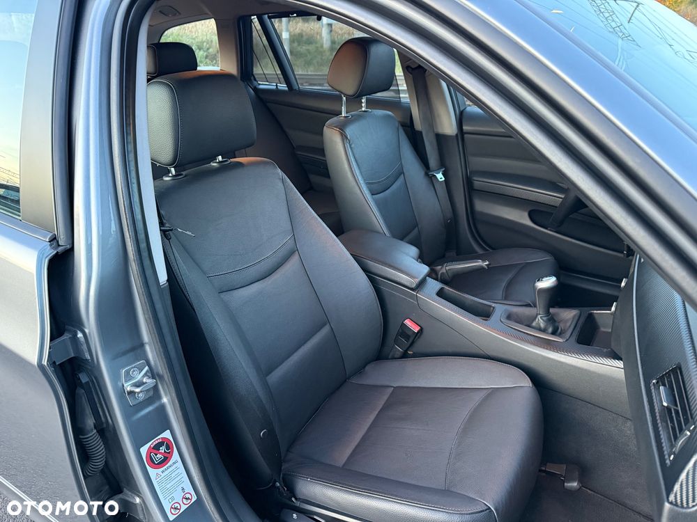 BMW Seria 3 320d - 19
