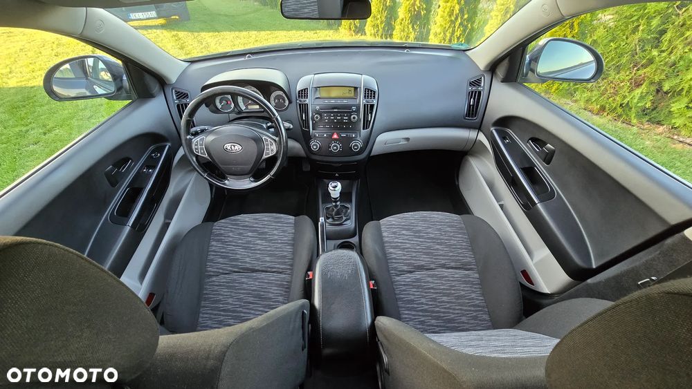 Kia Ceed 1.4 CVVT Attract - 12