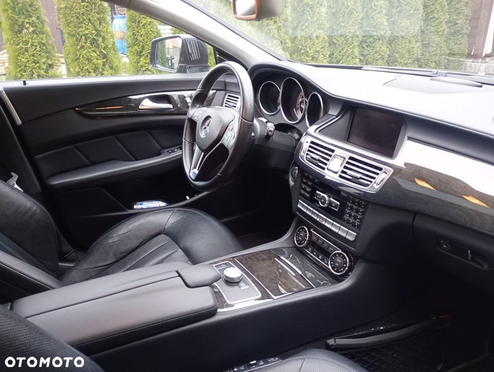 Mercedes-Benz CLS - 6