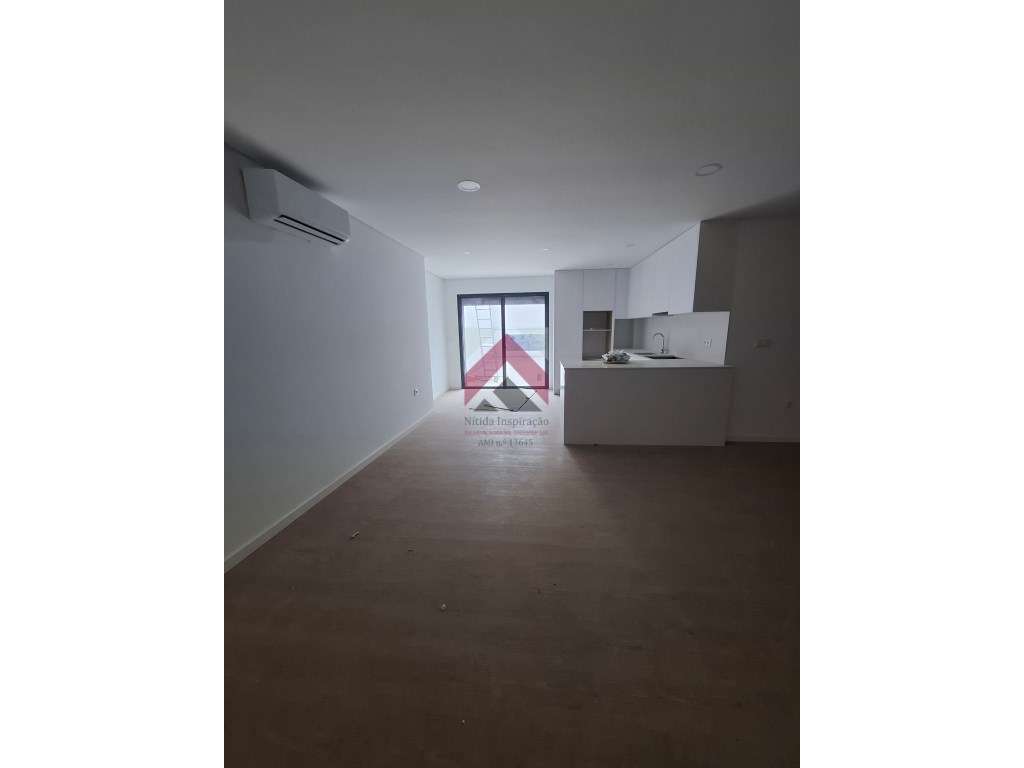 Apartamento T2 com Terraço no R/Chão em Esgueira, Aveiro - Grande imagem: 3/41