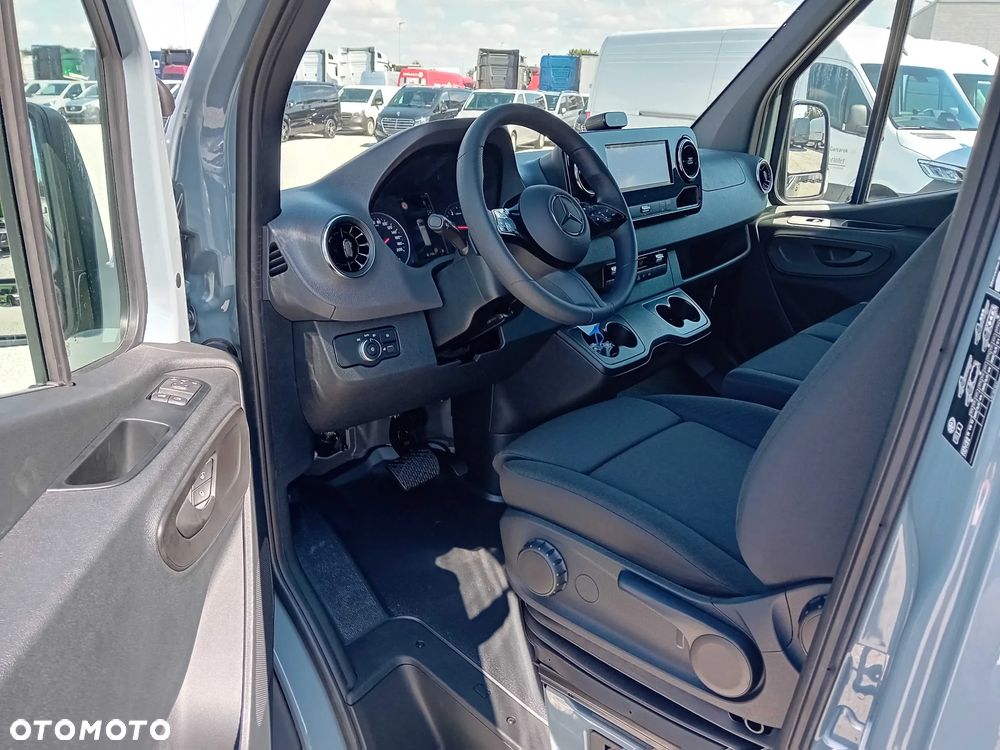 Mercedes-Benz Sprinter - 10
