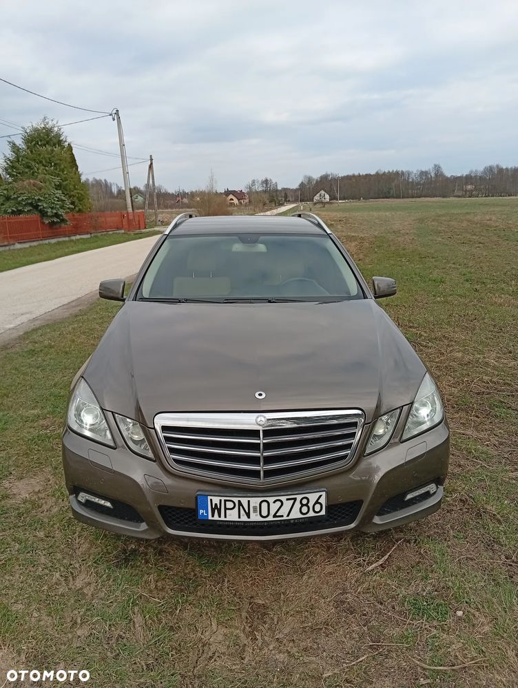 Mercedes-Benz Klasa E 300 CDI DPF BlueEFFICIENCY 7G-TRONIC Avantgarde - 3