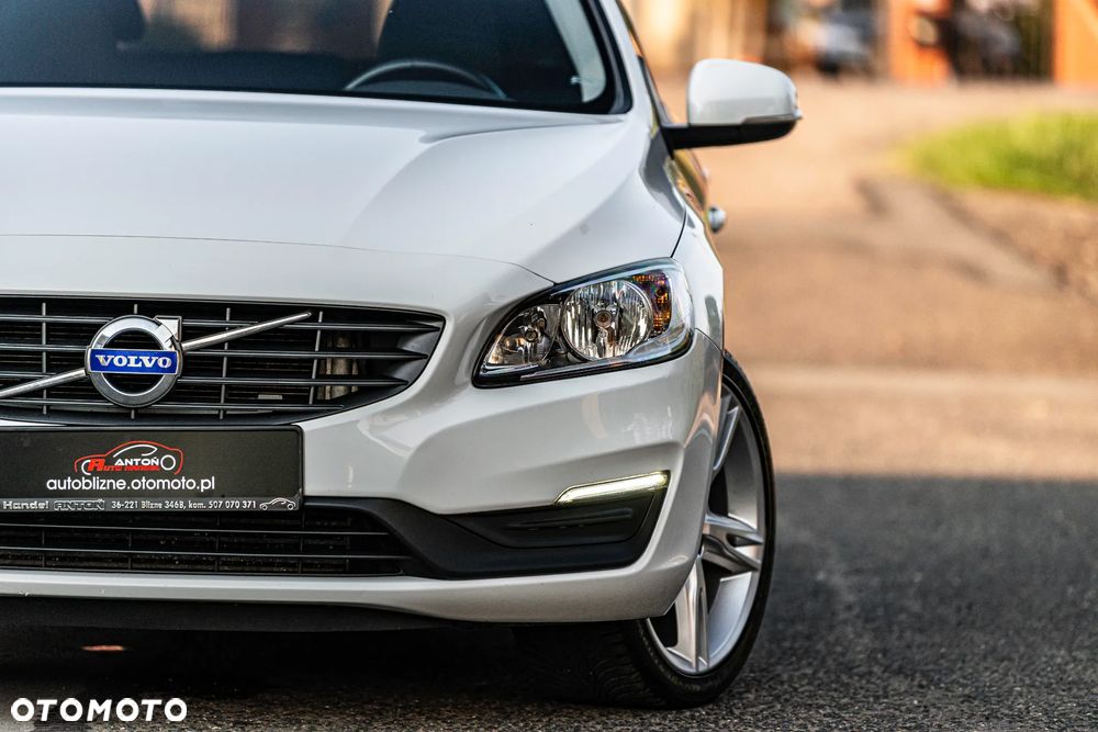 Volvo V60 D3 Kinetic - 11