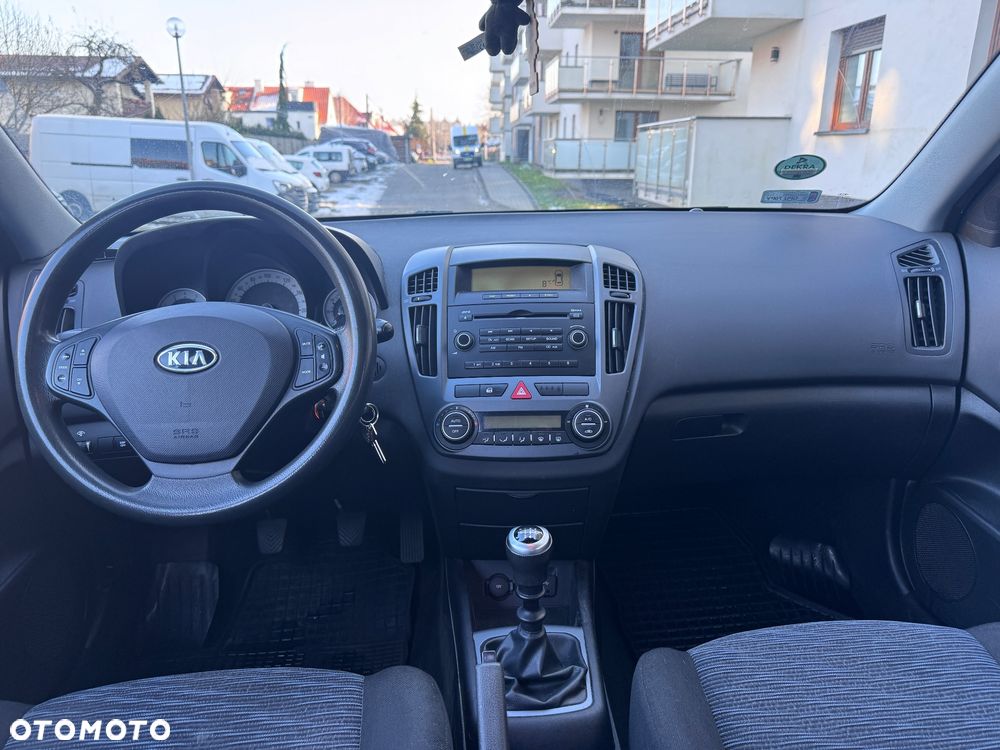 Kia Ceed 1.6 Comfort + - 11