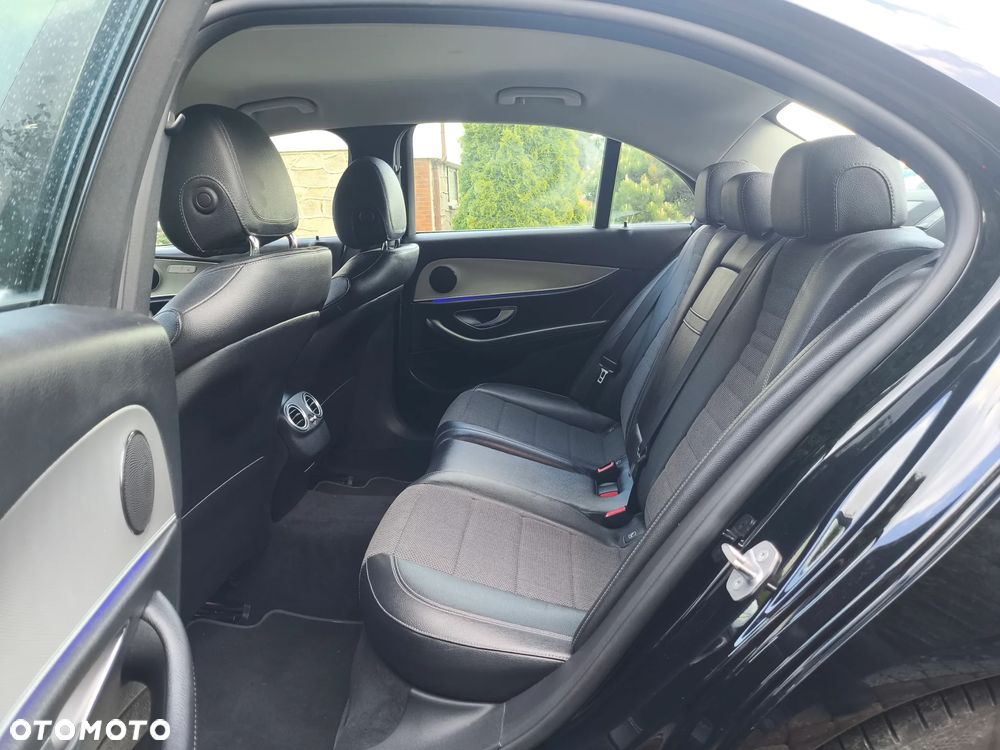 Mercedes-Benz Klasa E 220 d 9G-TRONIC Exclusive - 22