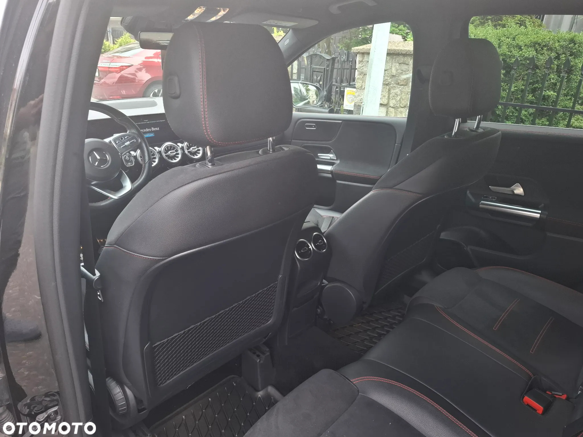 Mercedes-Benz Klasa B 200 AMG Line 7G-DCT - 30