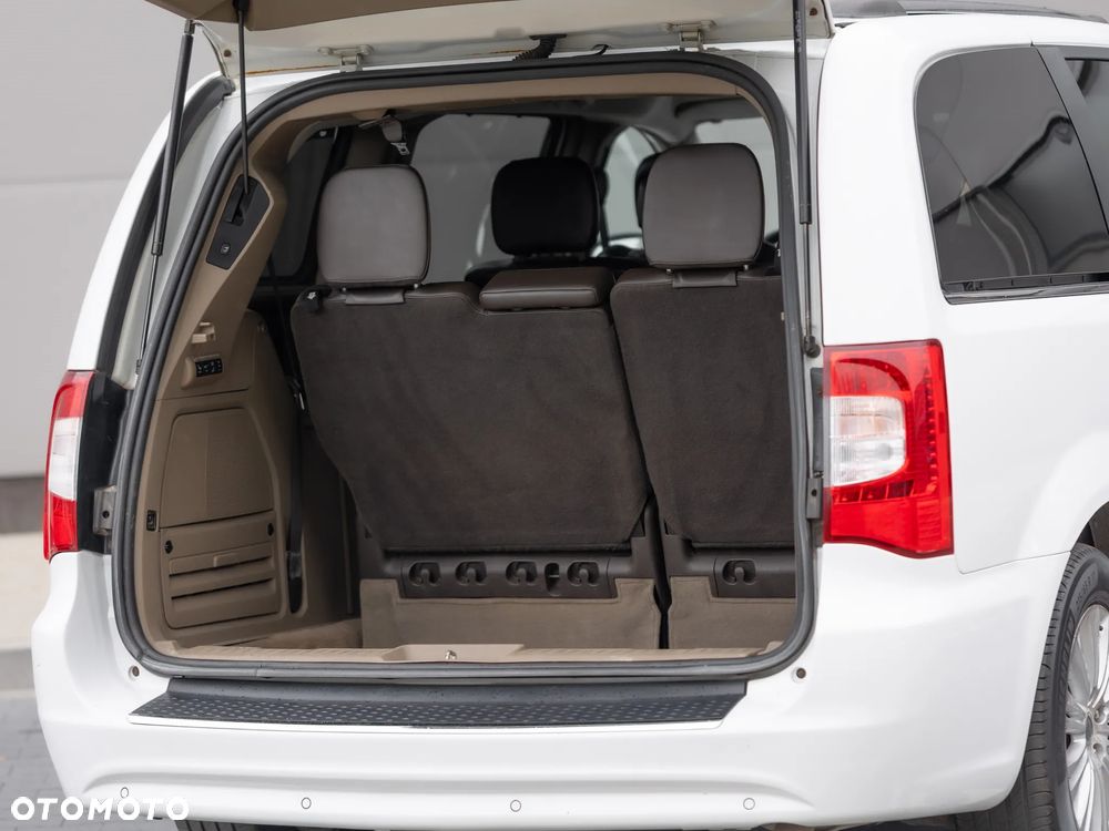 Lancia Voyager 3.6 Platinum - 33