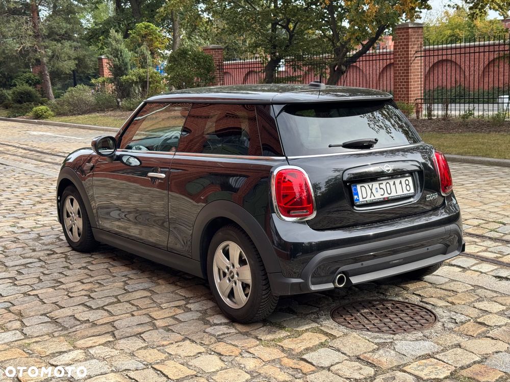 MINI Cooper Essential Trim - 9