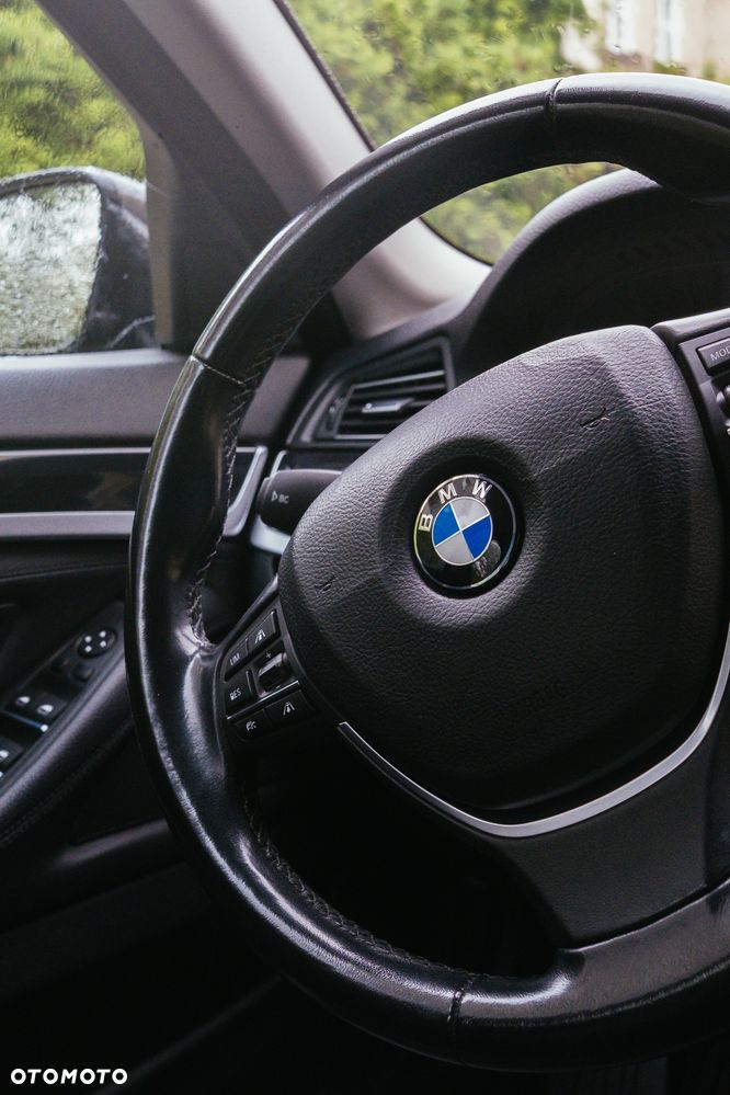 BMW Seria 5 530d xDrive - 11