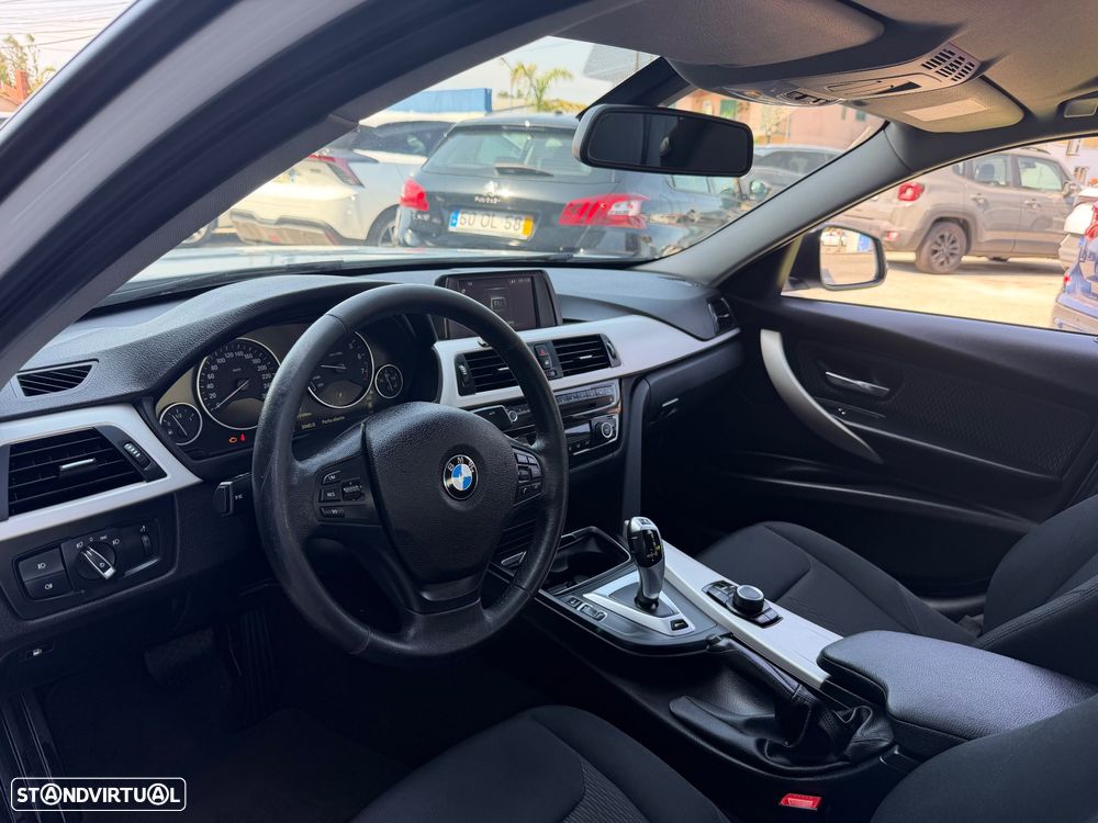 BMW 330 e iPerformance Advantage - 10