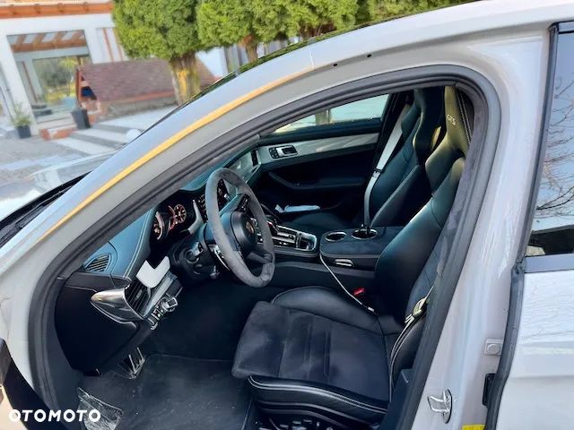 Porsche Panamera GTS - 8