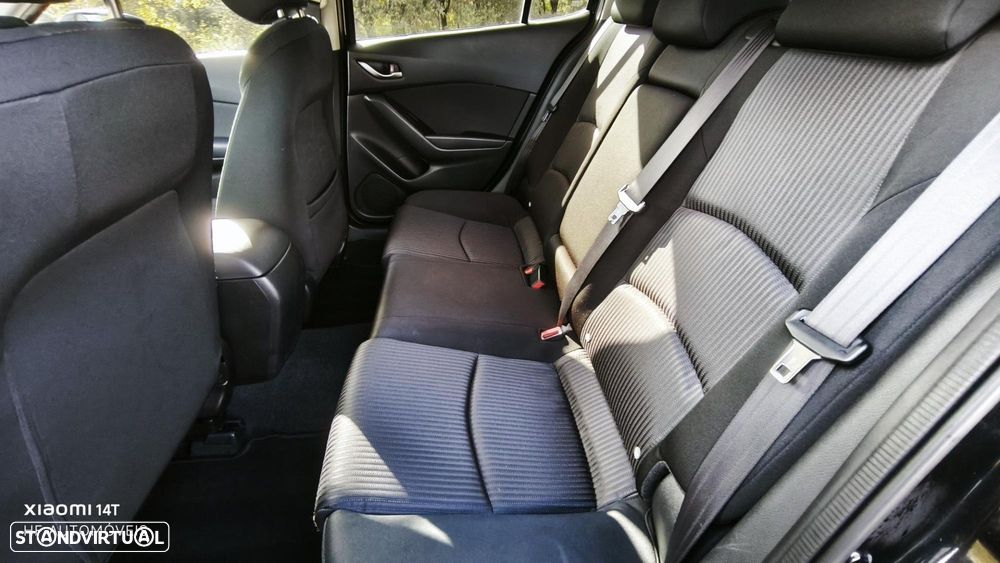 Mazda 3 1.5 Sky-G Evolve - 12