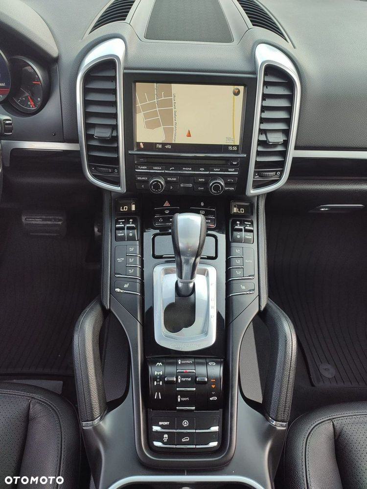 Porsche Cayenne - 4