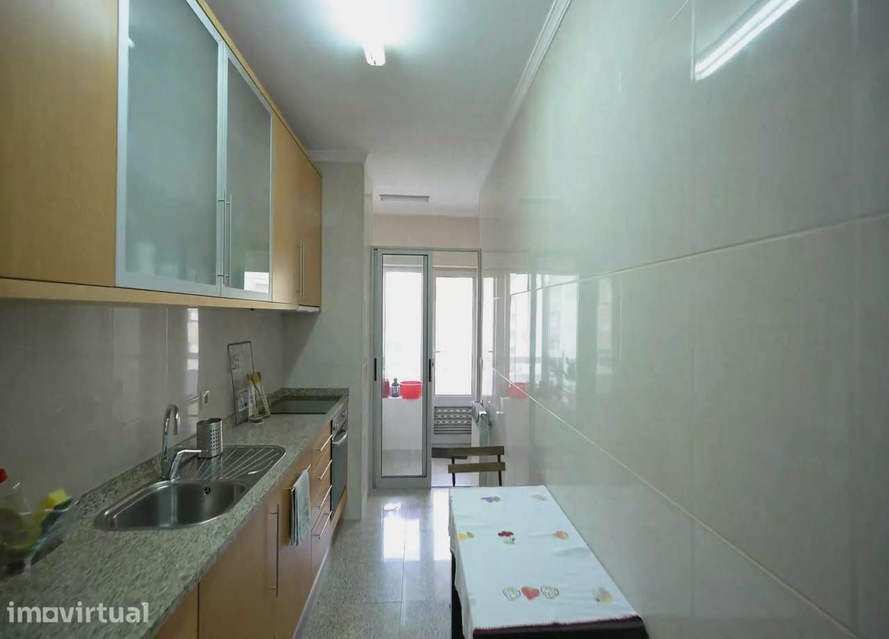 Apartamento T2 em Rio Tinto com varanda - Grande imagem: 2/25