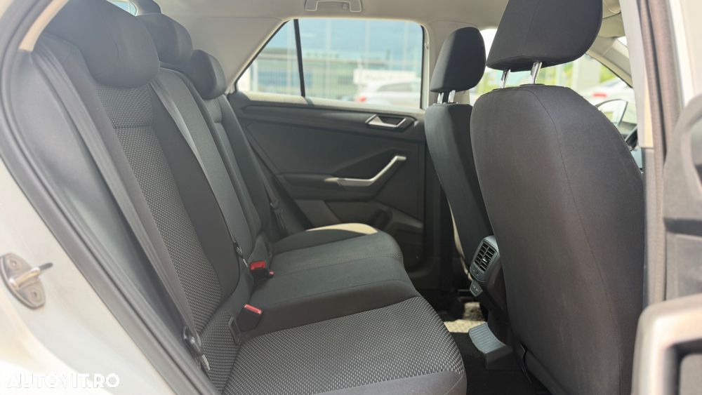 Volkswagen T-Roc - 14