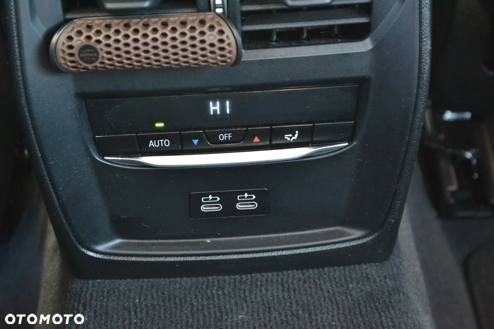 BMW Seria 3 318d Edition M Sport Shadow - 11