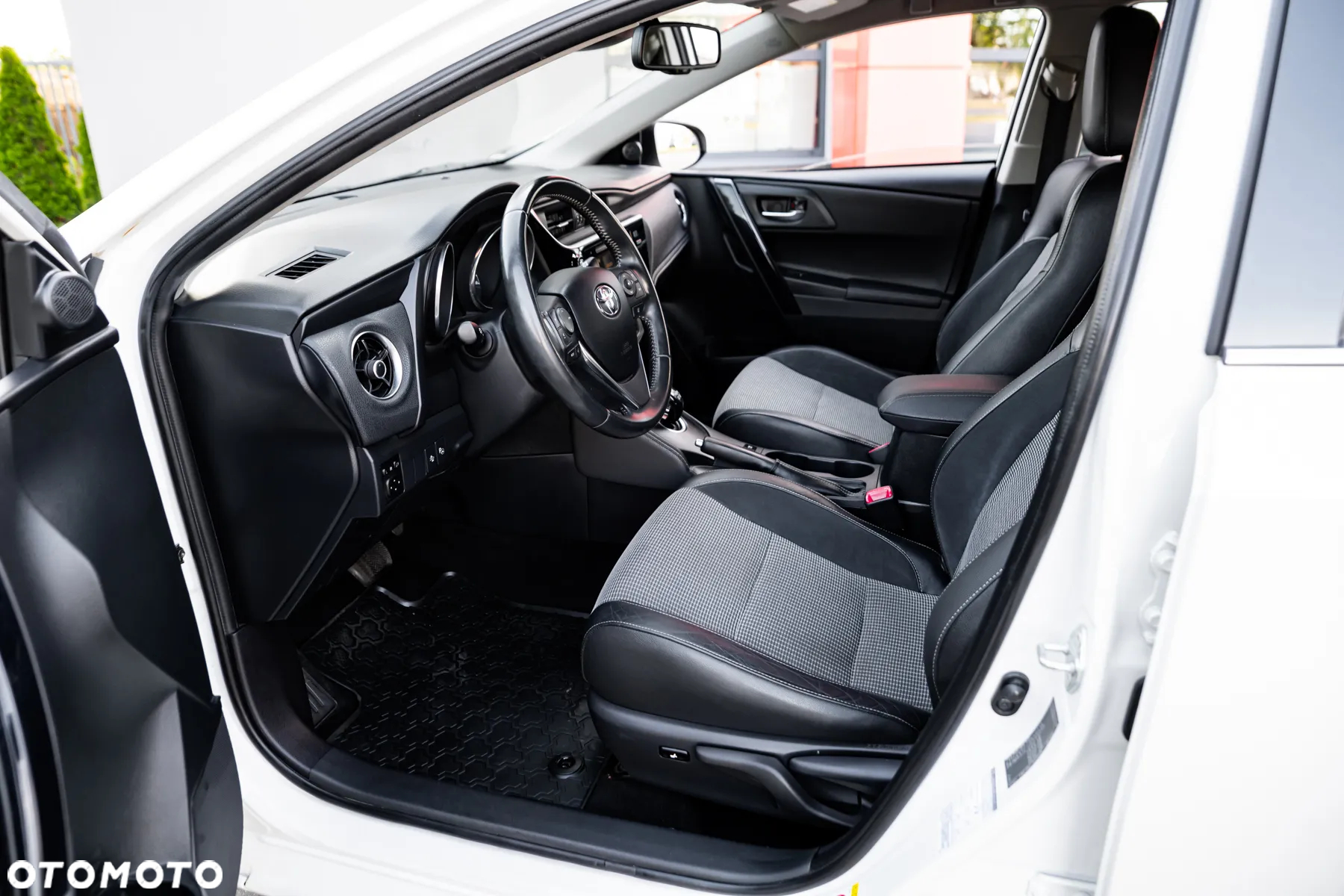 Toyota Auris 1.8 VVT-i Hybrid Automatik Edition S+ - 18