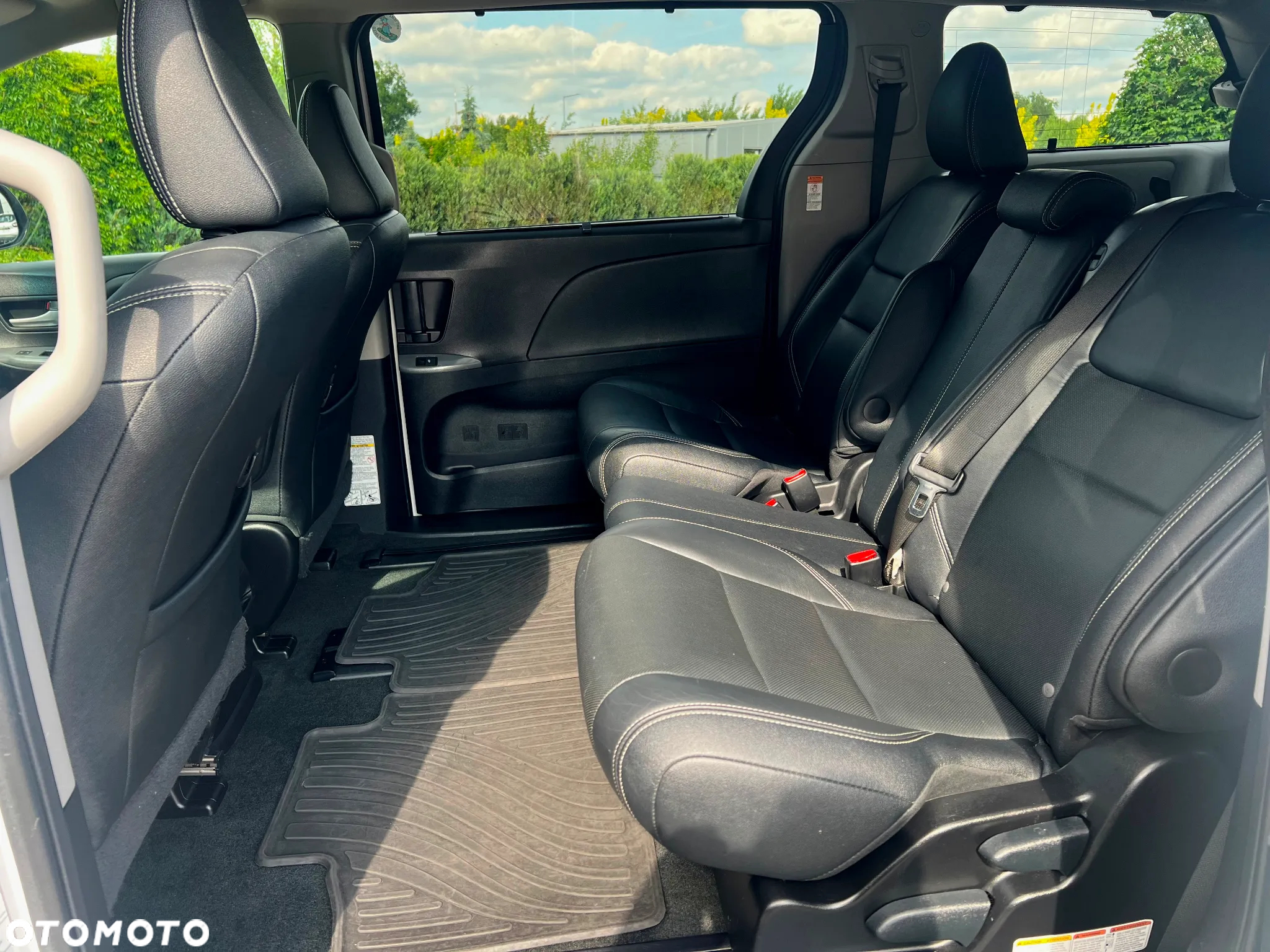 Toyota Sienna 3.5 V6 SE - 24