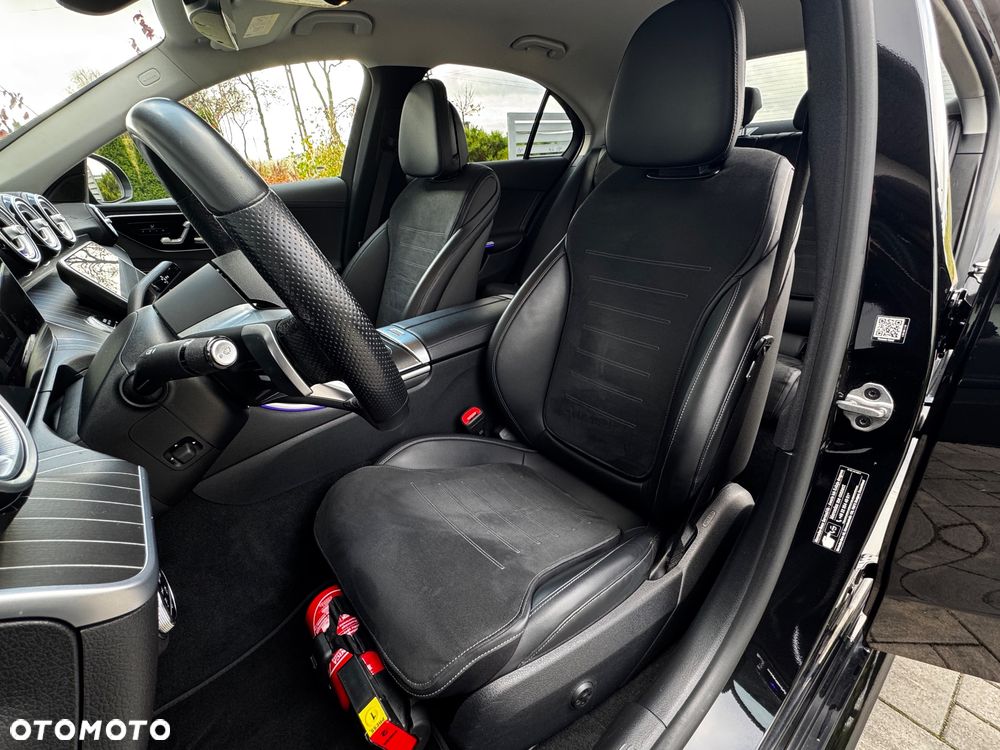 Mercedes-Benz Klasa C 220 d mHEV AMG - 16